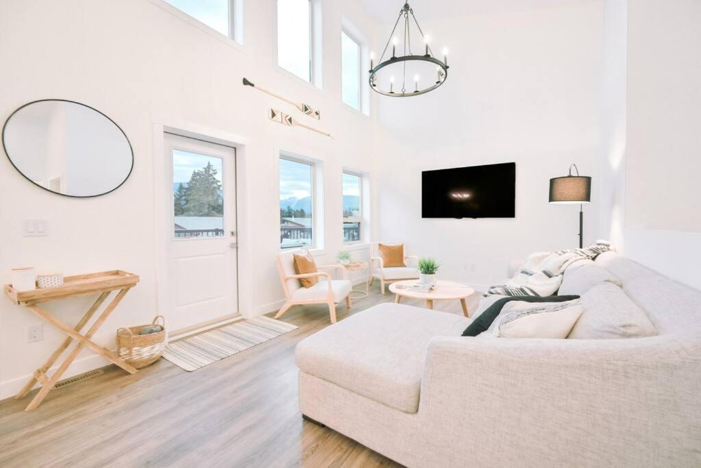 Oasis Getaway, Mins To Lake, King Bed, Dbl Garage إنفيرمير المظهر الخارجي الصورة